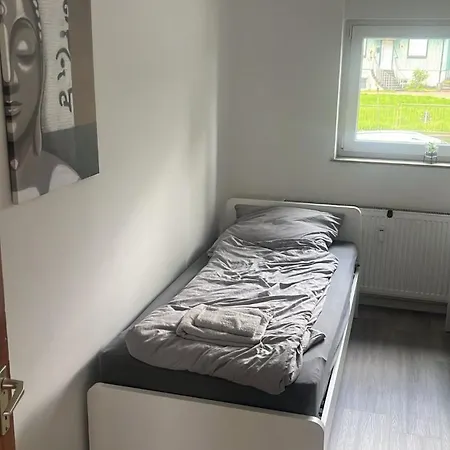 Schoene Am Rot-weiss Stadion E04 Und E01 *