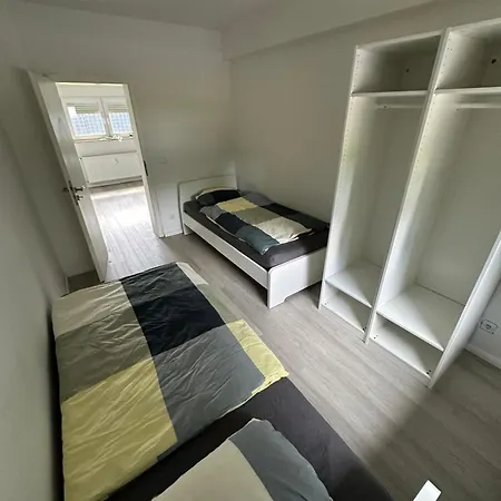 Schoene Am Rot-weiss Stadion E04 Und E01 埃森