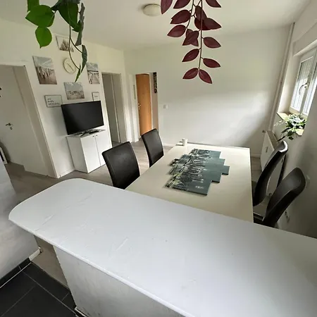 公寓 Schoene Am Rot-weiss Stadion E04 Und E01 *