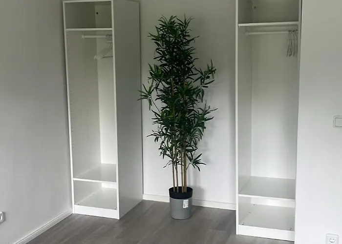 Schoene Am Rot-weiss Stadion E04 Und E01 * 埃森