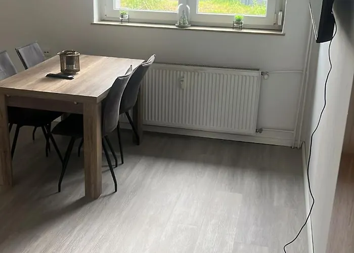 Schoene Am Rot-weiss Stadion E01 Bis E04